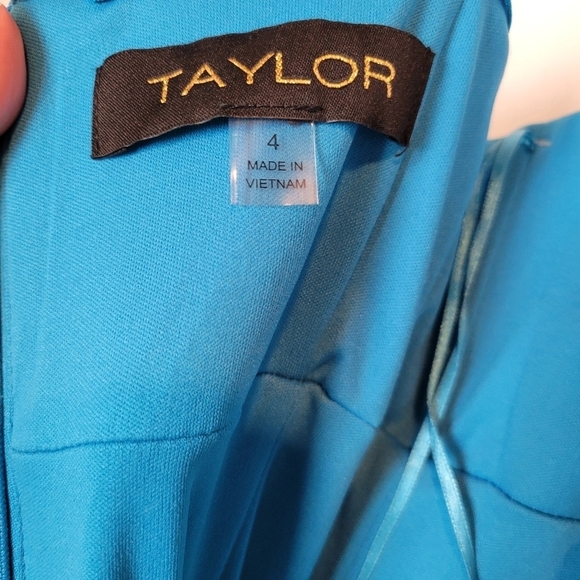 NWT Taylor Women's Exaggerated-Bow Satin-Dazzling Gown in Ocean Blue - Picture 11 of 14